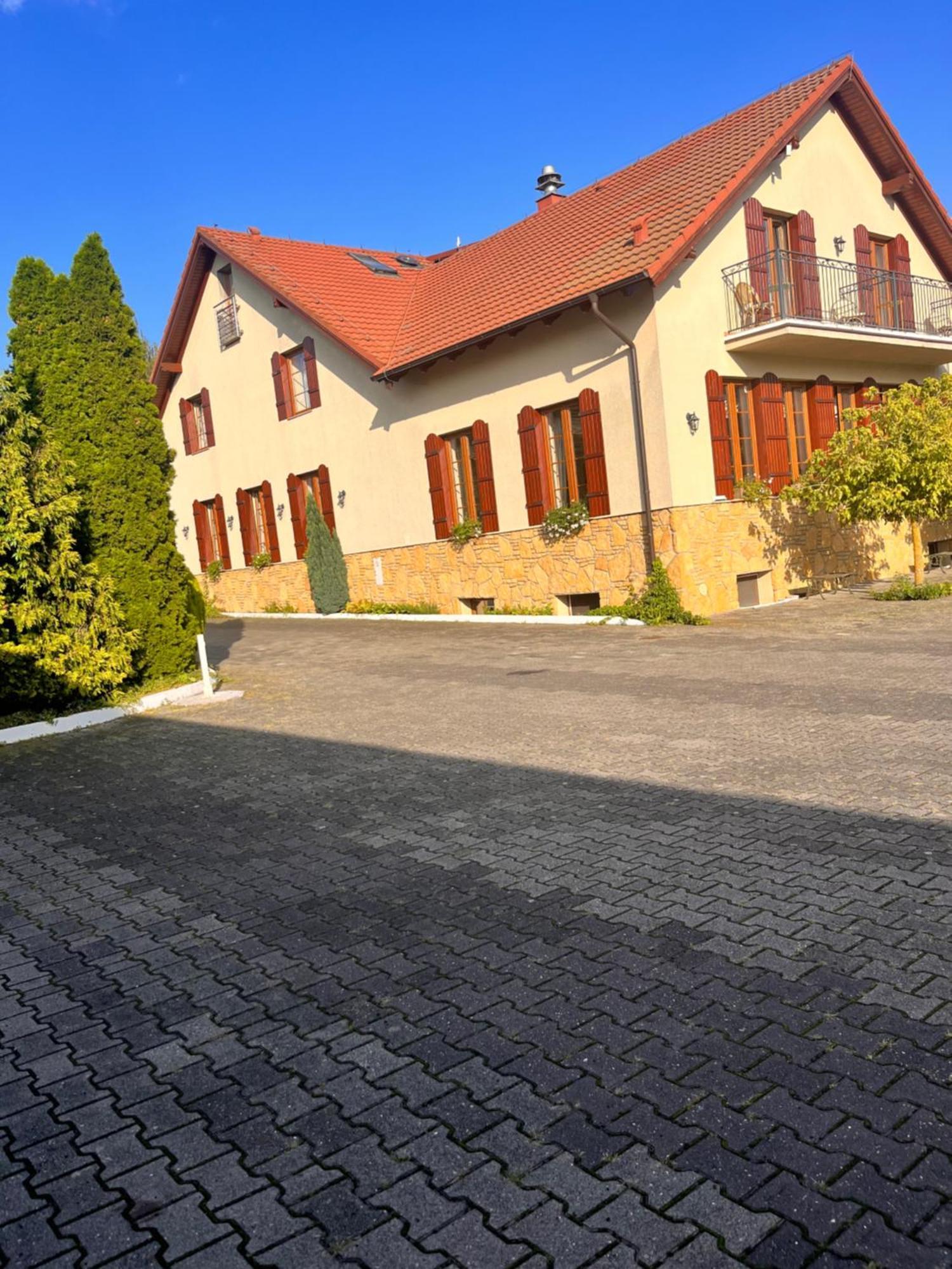 Hotel Radzewice Exterior photo